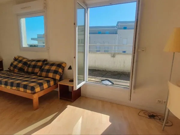 Studio dernier étage avec terrasse