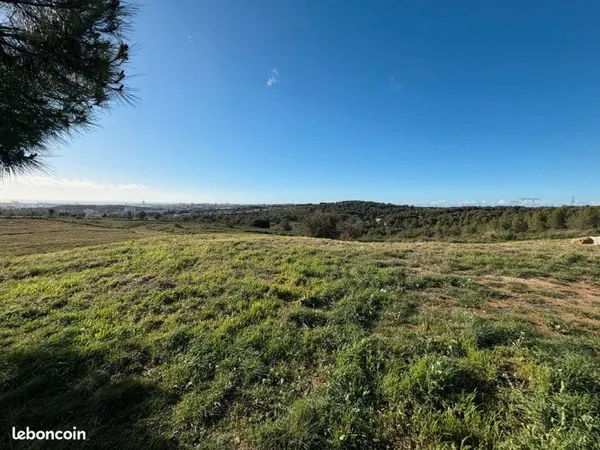 Terrain constructible Martigues Ferrières avec vue panoramique