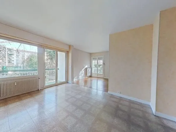 LYON 5EME POINT-DU-JOUR (RUE DES GRANGES) APPARTEMENT 3 PIEC