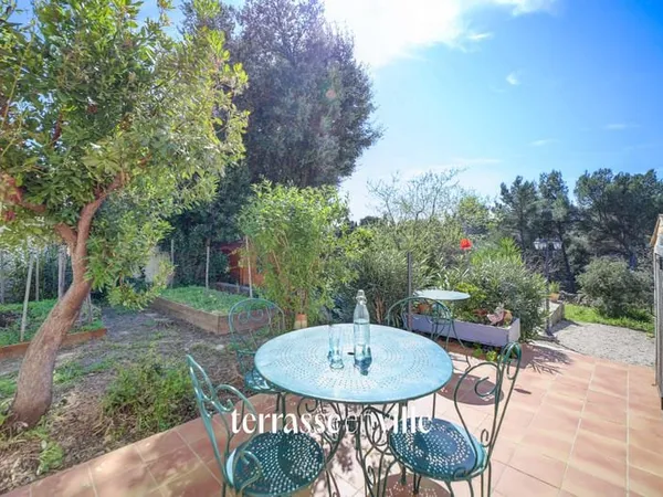 CEYRESTE - REZ-DE-JARDIN - T3 - 76 M2 - JARDIN 540 M2 - VUE