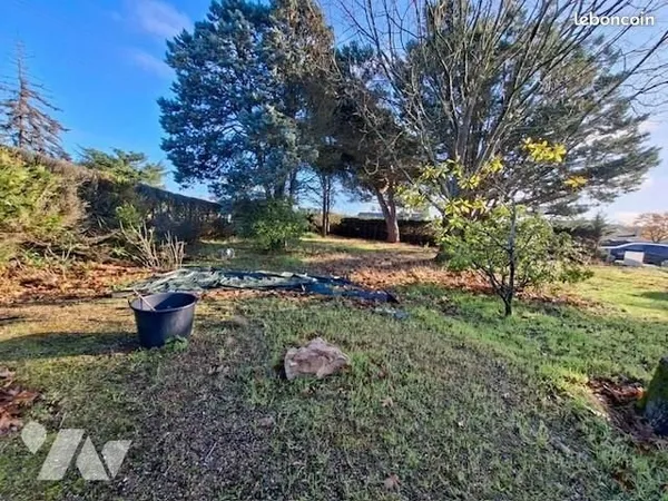 Terrain 701 m² ECOUFLANT