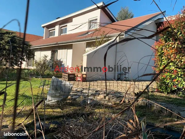 Maison 7 pièces 180 m²