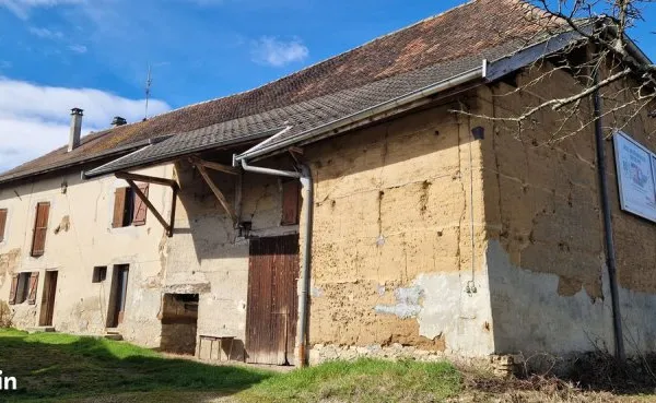 Maison en pisé à rénover
