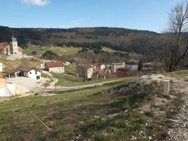 SEPTMONCEL - Terrain constructible
