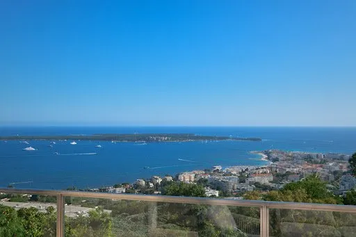 Villa 8 pièces 350 m²