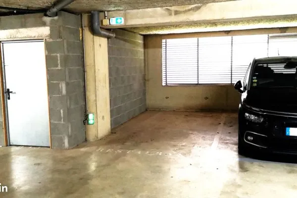 Place de Parking - secteur Longchamps / Gayeulles