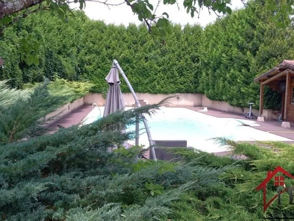 Maison 7 pièces 242 m²