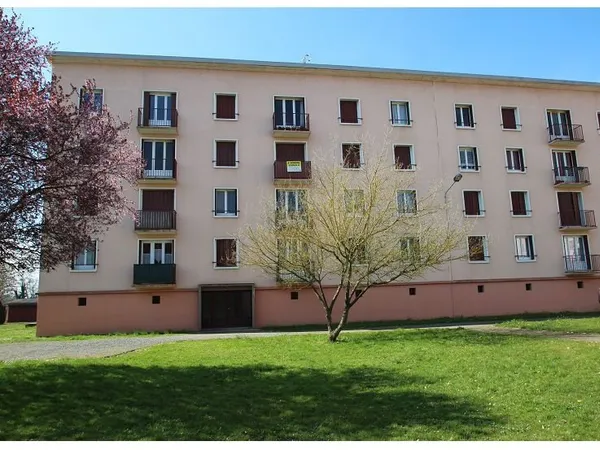 DECIZE, appartement dans résidence sécurisée