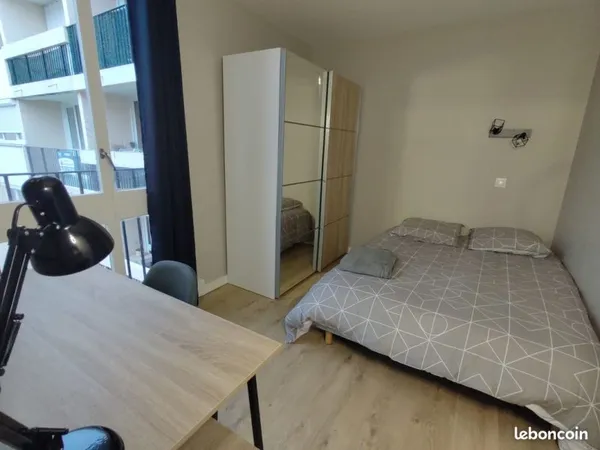 Chambre dans coloc étudiante