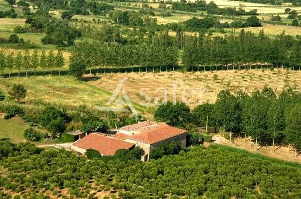 Rare, Propriété avec potentiel d'accueil sur 7 ha à 3 km de l