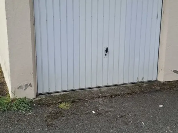 Garage individuel .