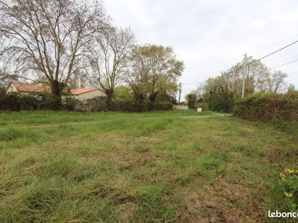 Terrain 900 m² Bessines