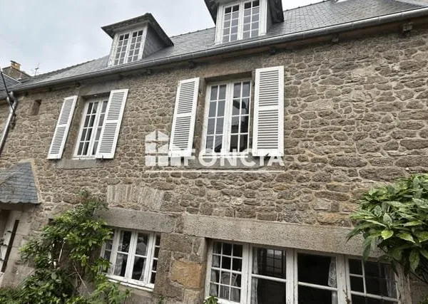 Maison de charme en pierres - Paramé / Saint‑Malo (35400) 4 pièces • 3 chambres • 125 m² • Cour priv