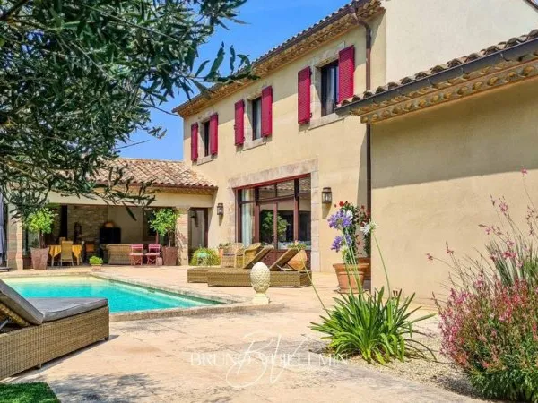 Villa 10 pièces 403 m²