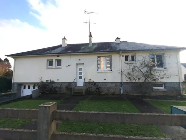 À VENDRE : MAISON Pavillon de ville situé à FOUGÈRES