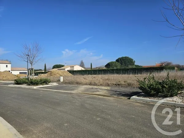 Terrain 910 m²