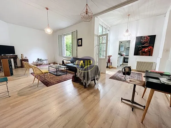 Echoppe double avec garage et parcelle 770 m²