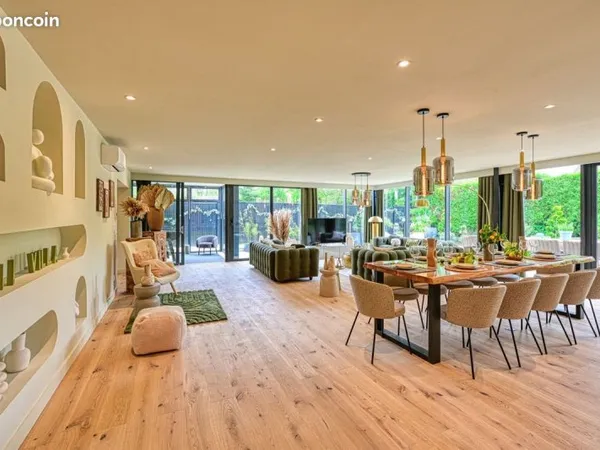 Maison 7 pièces 300 m²