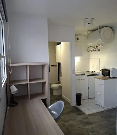 STUDIO LILLE VAUBAN ESQUERMES avec BALCON