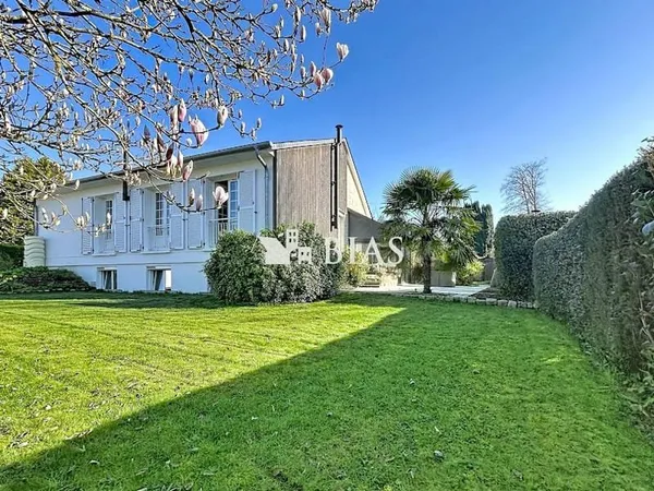 Maison 7 pièces 214 m²