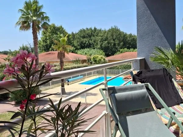 Superbe appartement vue piscine
