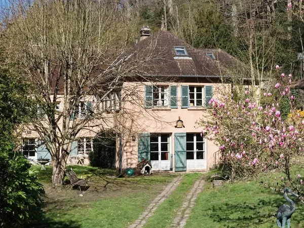 PROPRIETE DE CARACTERE DU 18EME AVEC PARC BOISÉ - FORT POTEN