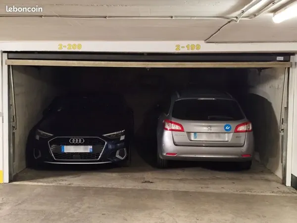 Place de parking dans box partagé La Fourche-Guy-Moquet