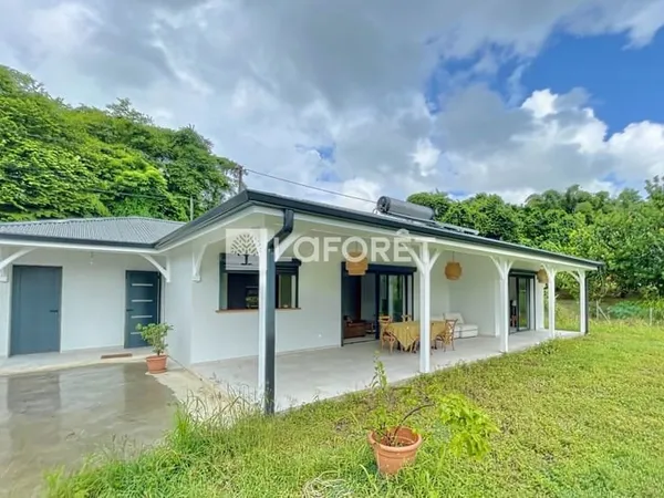 Villa moderne T5 avec grand jardin au Lamentin