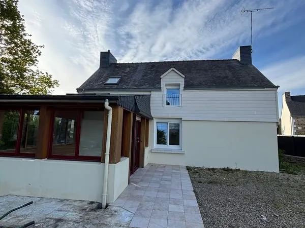 Maison non mitoyenne rénovée et non meublée - 4 pièces - 87 m² - Locoal-Mendon