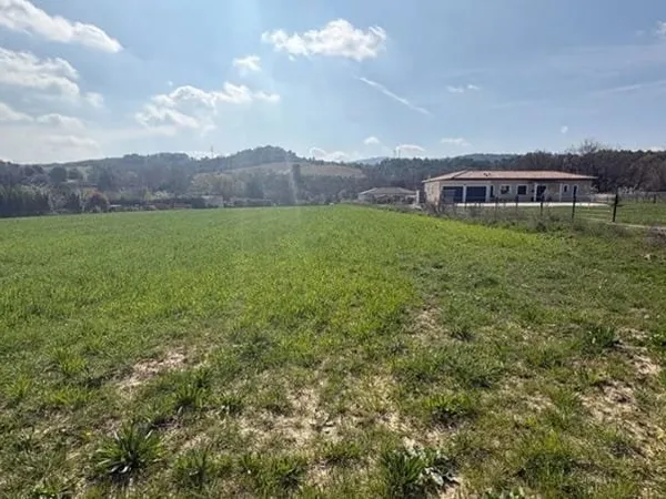 Terrain 1000 m²