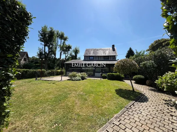 Deauville -A vendre maison normande rénovée - 3 chambres -jard