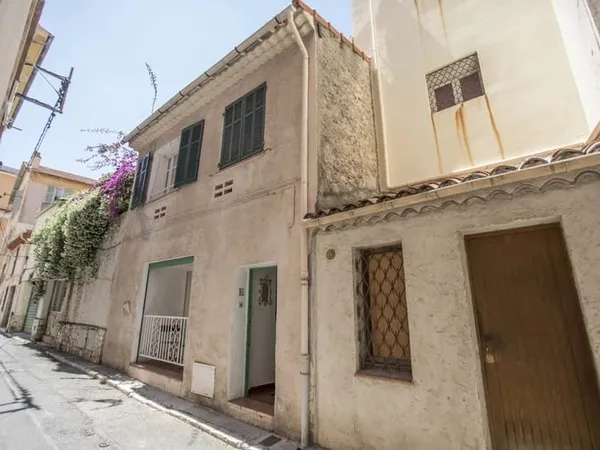 Vieil Antibes - 88 m² - Maison de 4 pièces sur 3 niveaux