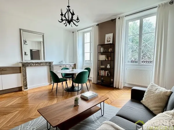 Beau 2p de 58m2 avec le cachet de l'ancien - TVM-RER C