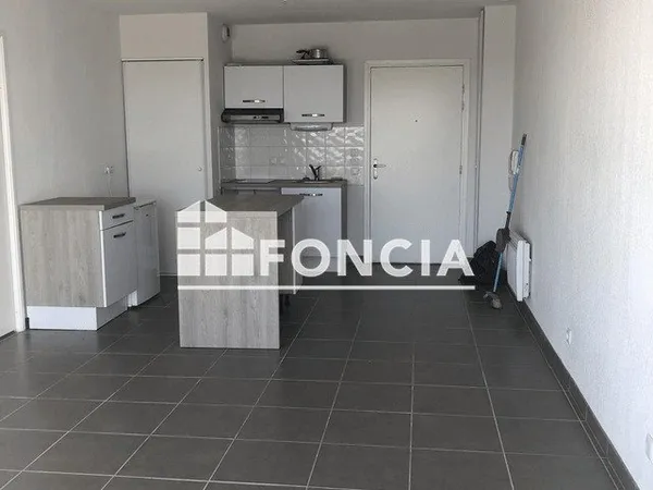 EXCLUSIVITE À VENDRE - Bellegarde - T2 récent avec terrasse, ascenseur et parking en sous-sol