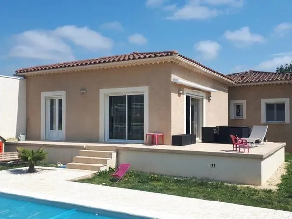 Maison familiale moderne - 5 pièces - 162 m² - avec piscine