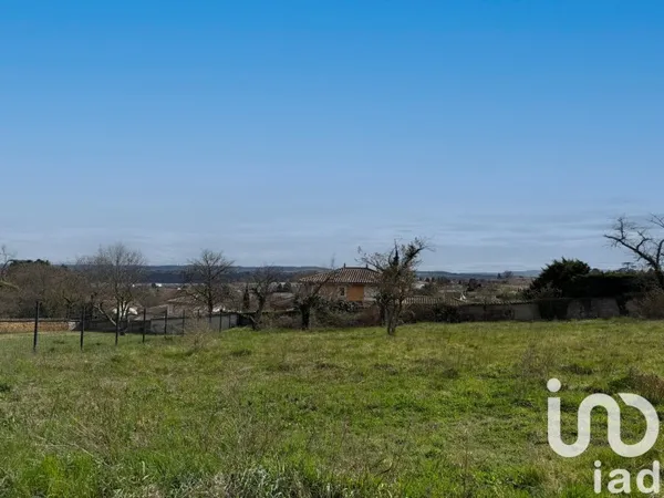 Terrain 719 m²
