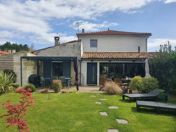 Charentaise rénovée de 153 m²