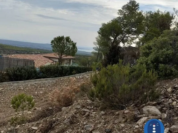 Terrain 410 m²