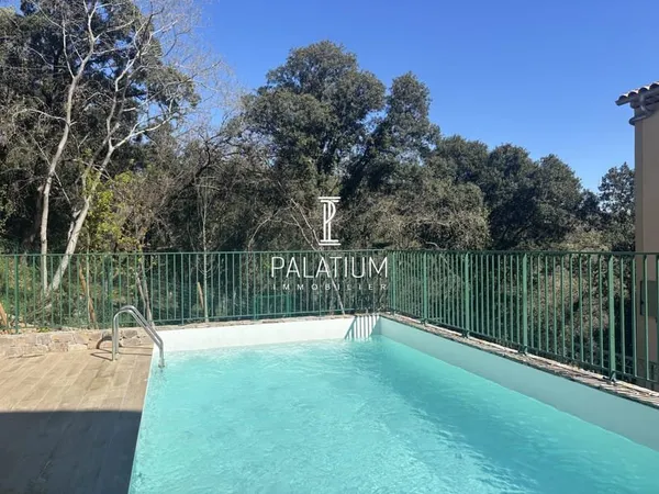 T4 neuf avec grande terrasse en résidence avec piscine - Grim