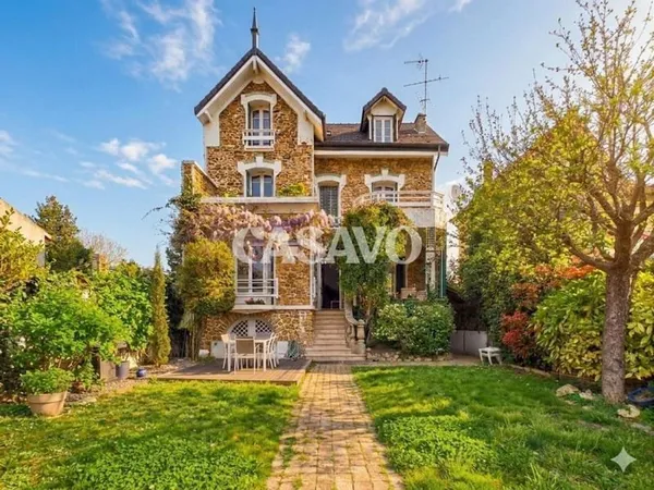 Vente Maison 7 pièces de 172m² - 94170 Le Perreux-sur-Marne