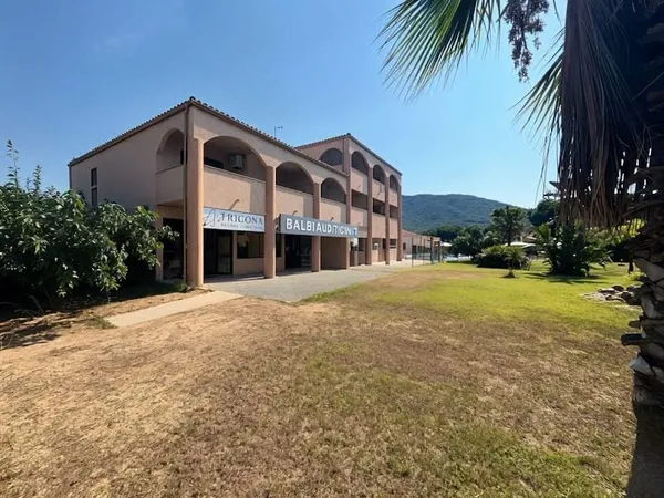 Local 3 pièces 47 m²