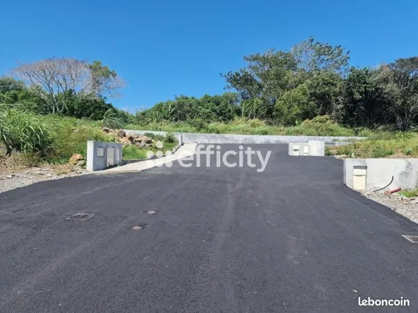 Terrain 400 m² Saint Benoit