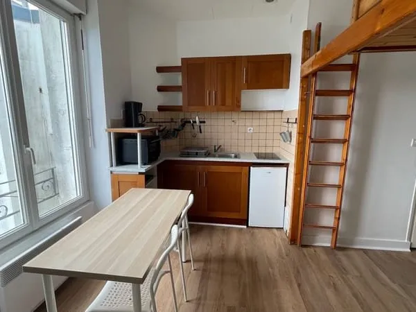 STUDIO MEUBLÉ - RUE GEORGES LEYGUES - 14.65 m²