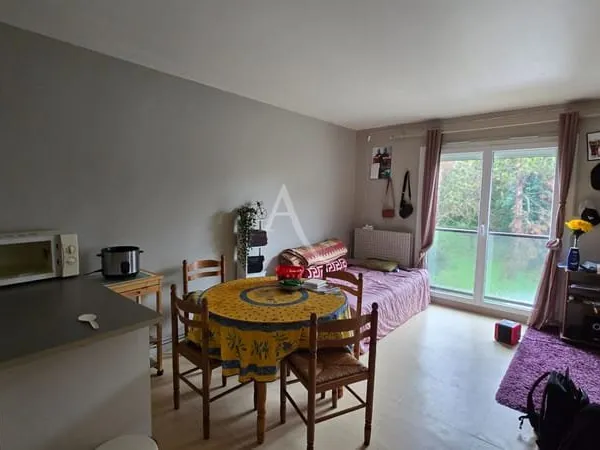 Studio 1 pièce 28 m²
