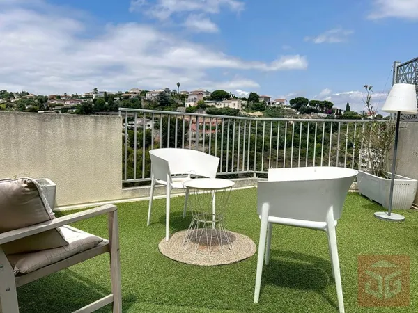 F4 - NICE OUEST/ FABRON / DERNIER ETAGE / TERRASSE