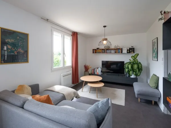 APPARTEMENT T3 rénové avec garage, cave et jardin - IMMOCENT