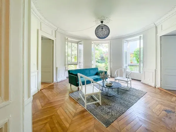 APPARTEMENT 107 m2 de STANDING - JARDIN - CENTRE VILLE