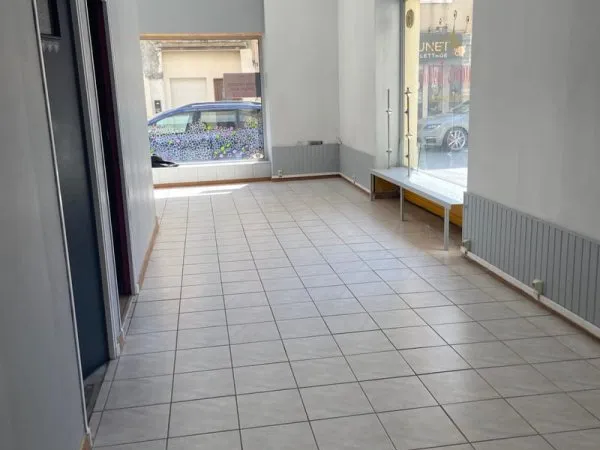 BOURG ST ANDEOL LOCAL