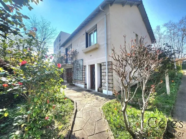 Maison de luxe 5 pièces 110 m²