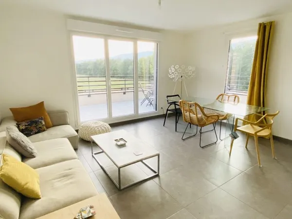 Appartement avec terrasse et vue dégagée